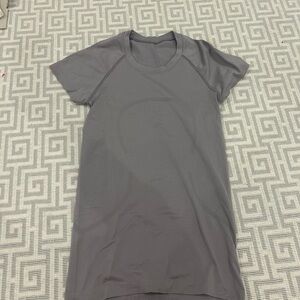 lululemon athletica Short Sleeve Light Purple Tee